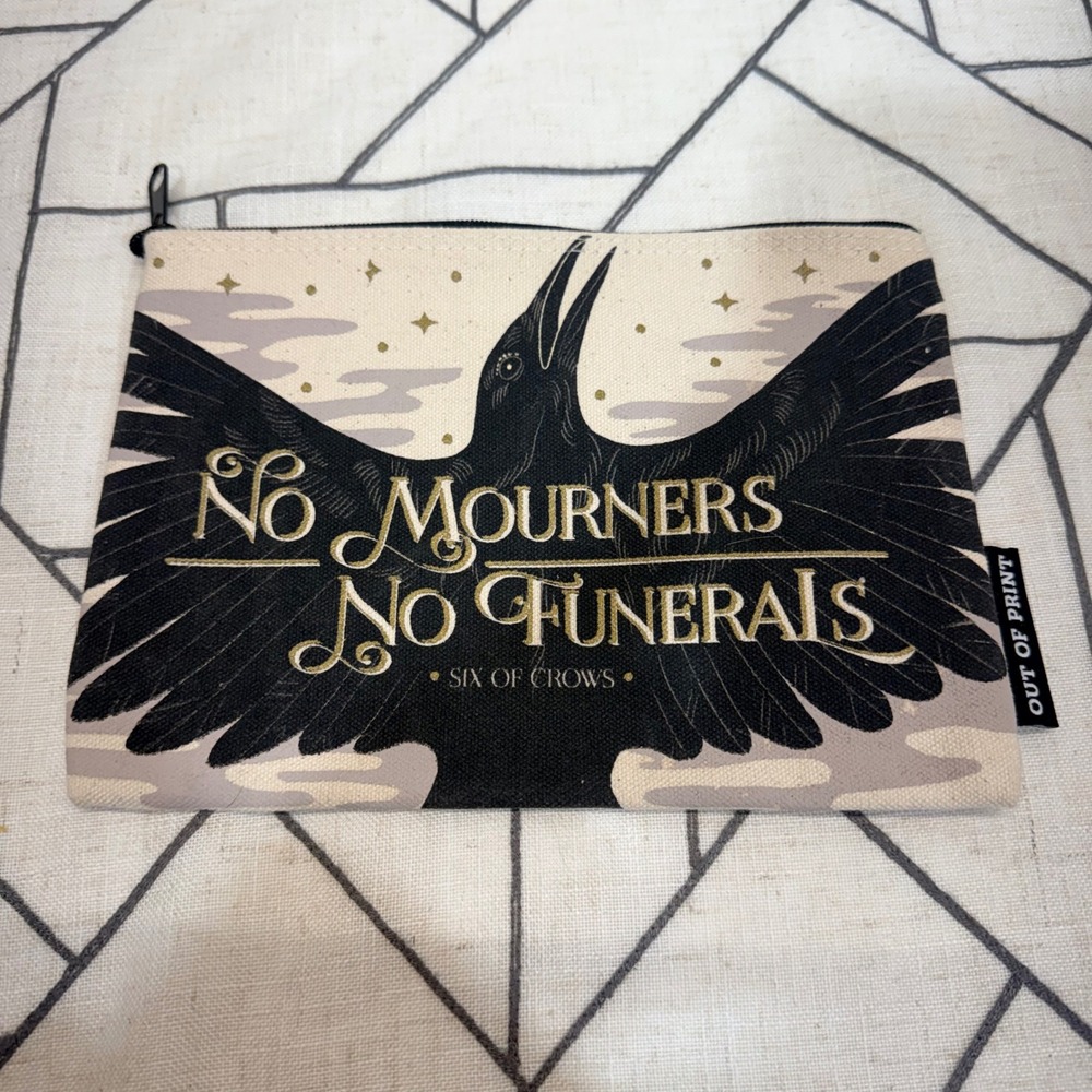 Out of Print Six of Crows Pouch OS Cream No Mourners No Funerals Grishaverse Bag